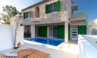 Lux three bedroom villa with private pool - crt AE1043