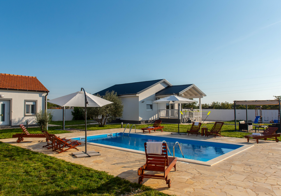 Idyllic country house with private pool  AE1418